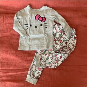 Set of 2 Gap pajamas (18-24mos)